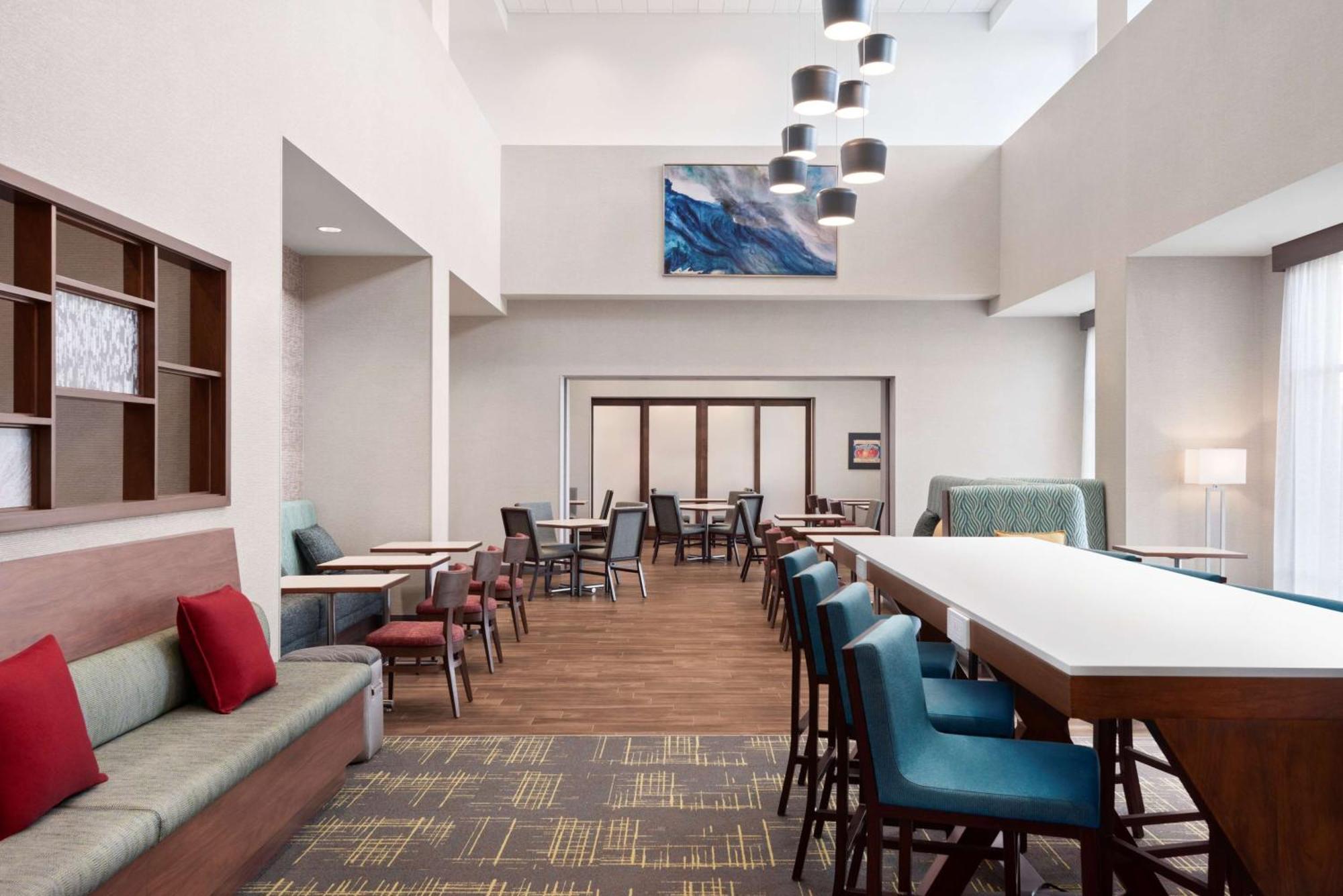Hampton Inn & Suites Kelowna, British Columbia, Canada Kültér fotó